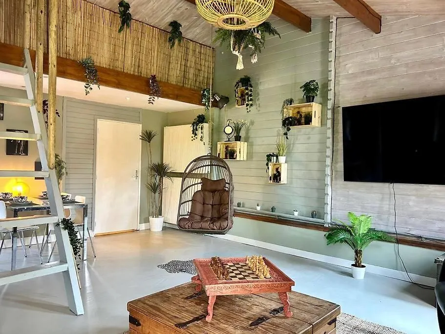 Jungle Style Lodge With Jacuzzi ,Sauna And Garden Near Amsterdam location