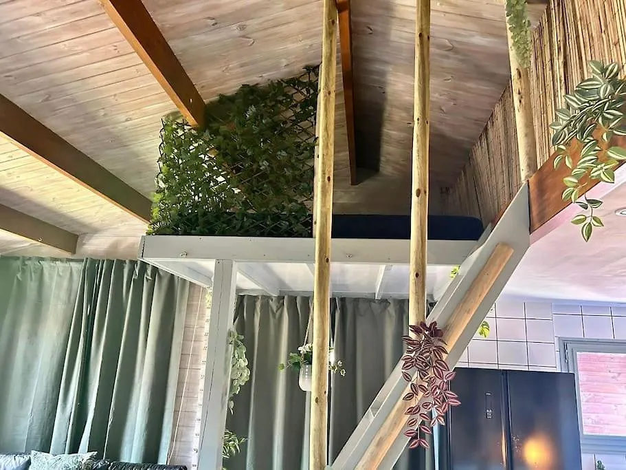 Jungle Style Lodge With Jacuzzi ,Sauna And Garden Near Amsterdam Vijfhuizen Netherlands